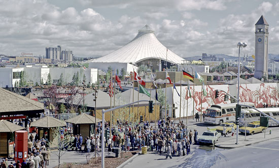 Crowds gathering at Red Gate entrance, Record Series, Photographs, Spokane City Planning Department EXPO'74 Photographic Collection, Washington State Archives, Digital Archives.