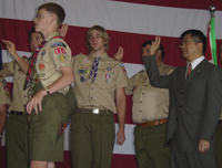 Gov. Locke at Sam Roe's Eagle Scout ceremony.